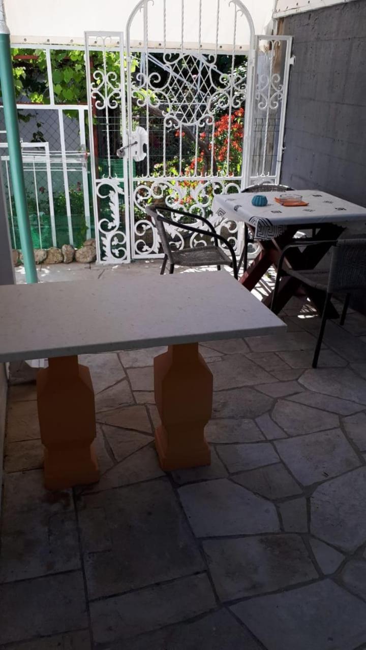 Apartmani Kalinic Bijela Habitación foto